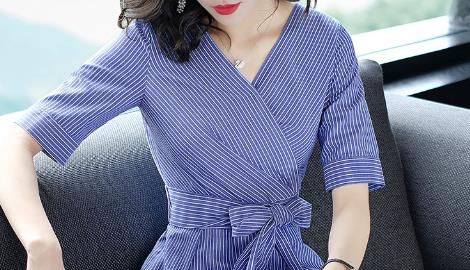 不得不说:头次见到如此美的“秋裙”，提倡34-56岁女人多穿