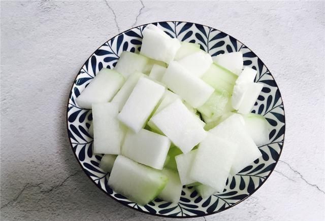 「肚腩」脂肪最怕这菜,女人一周吃3次,肚腩小了,腰细了,穿啥都好看