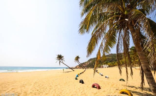 赶在冬天前来三亚，整片海滩都是你一个人的