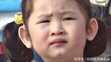 张钧甯穿了一条很普通的裙子，但是她转过身后大家都惊呆了