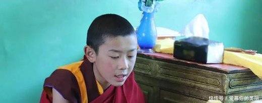 他是中国地位最高的小孩被认为是转世灵童, 13岁就“黄袍加身”