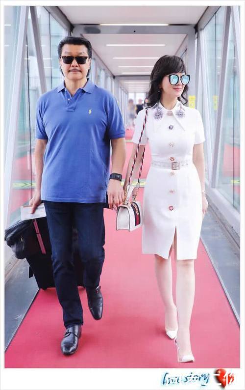 赵雅芝的短裙也太闪了,网友:晃得我头晕!