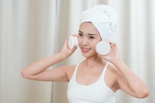  『女性』原液和精华液的使用顺序 如何正确操作