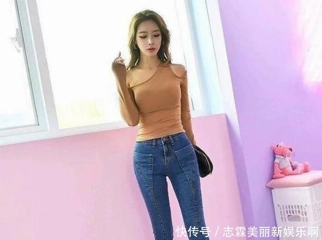  『气质』青春灵动的牛仔裤美女，展现女性年轻气质！