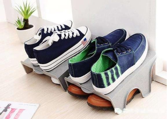 这几种鞋子切记不要随便穿，有钱的夫妻都知道，生活越过越穷