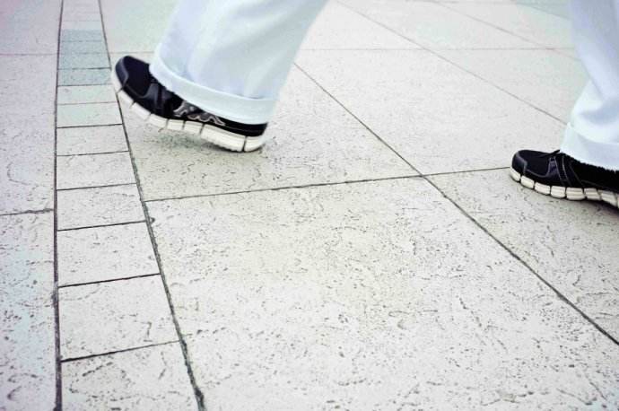 肚子经常咕噜咕噜叫,又容易放屁怎么办?