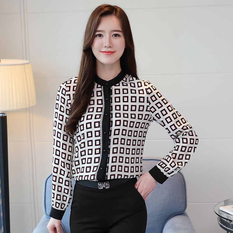 立秋还不冷,别着急买风衣,瞧瞧这些小衫,那才叫一个洋气