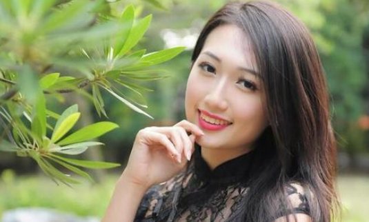  [显得]女人年龄大不要紧，每天做好“2件事”，让你显得更年轻