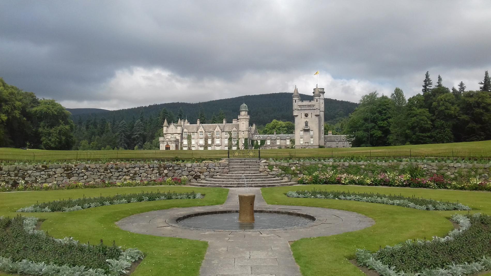 全球最霸气城堡：拥有202平方千米领地，占地面积比故宫大280倍