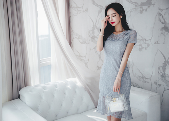 女神孙允珠，薄荷青丝波纹缱绻钩花古典裙