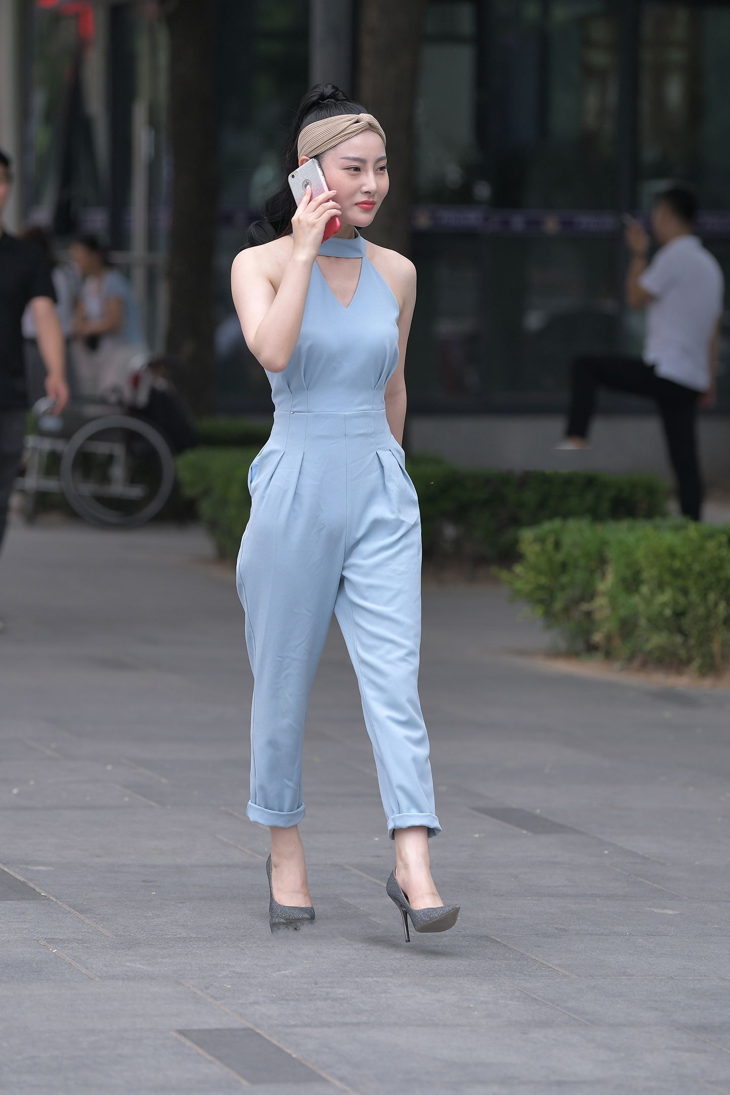 街拍“你敢带图三回家见父母吗?图七成熟少妇”