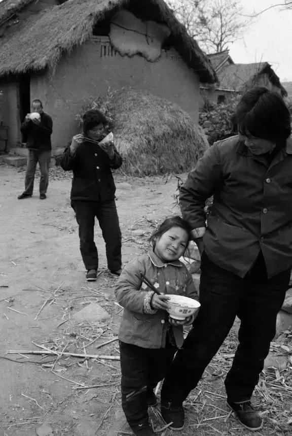  [照片]在义门,一组农村30年前吃饭的老照片!看完莫名感伤!