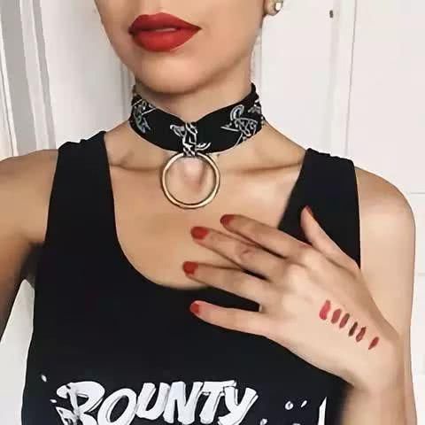 为什么女生穿背心很性感，男生穿就像老大爷!