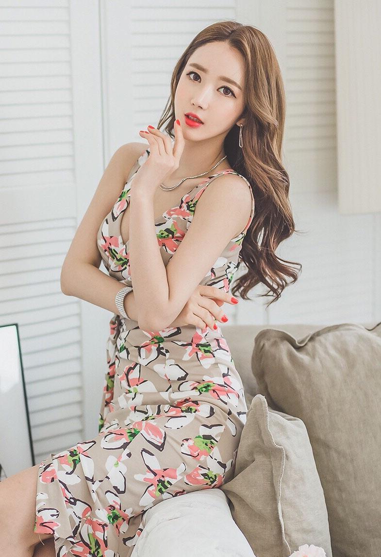 包臀裙时髦魅力, 妹子秀出可人的美