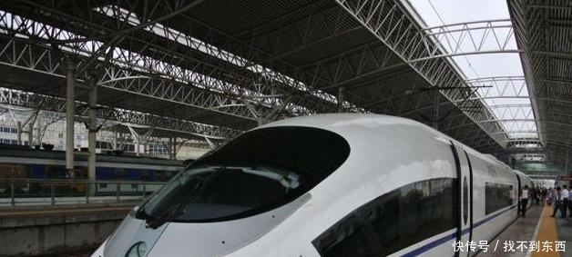 无论坐高铁还是坐飞机去旅行，带上这几样好物，关键时刻会起到大