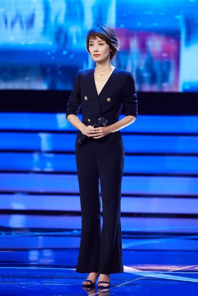 穿对衣服的马伊琍美出新高度，抹胸长裙尽显成熟魅力，真的服气！