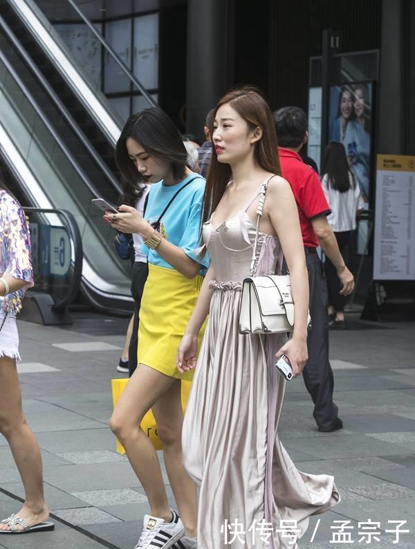  摄影@摄影怎么越长大越不懂事了呢