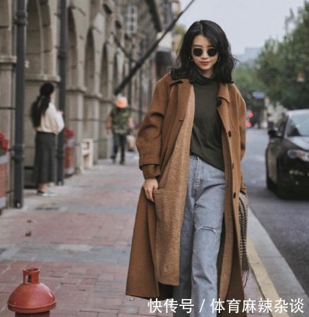  风衣@“见过世面的女人”从不在风衣里面穿裙子，看看三木你就知道了