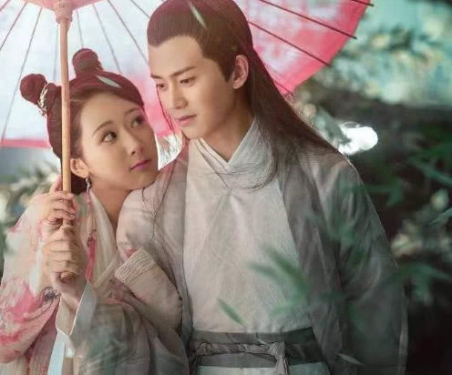 杨紫秦俊杰分手另有隐情，粉丝爆料，发现了男方手机里的私密视频