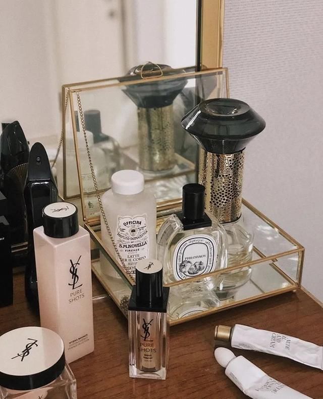  #空间#卡戴珊姐妹爆多的化妆品是怎么收纳的？