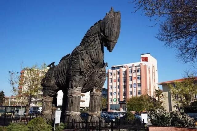 “霸占”欧亚大陆两种风情，美到连中国人都羡慕，消费还不贵!