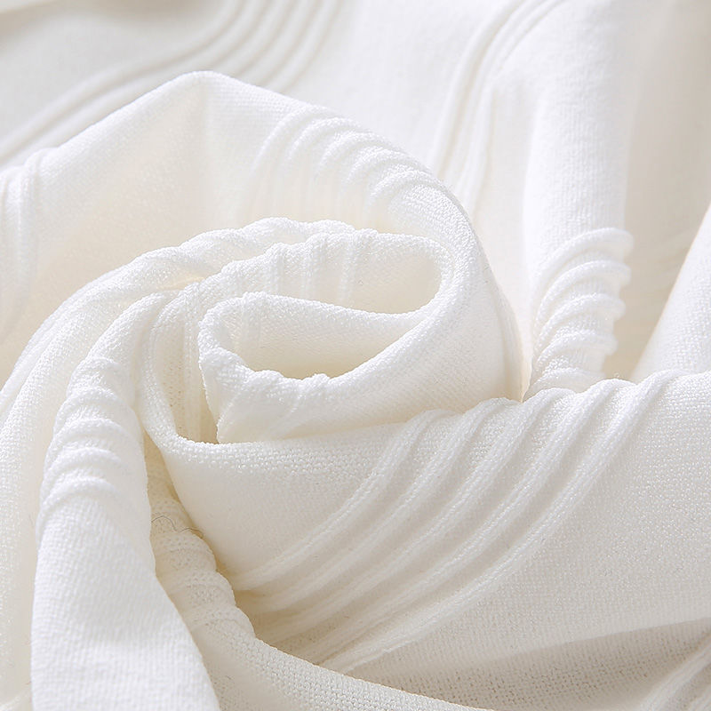 穿裙子短裤再穿上这个!没有化妆也能美翻全场，成万人女神