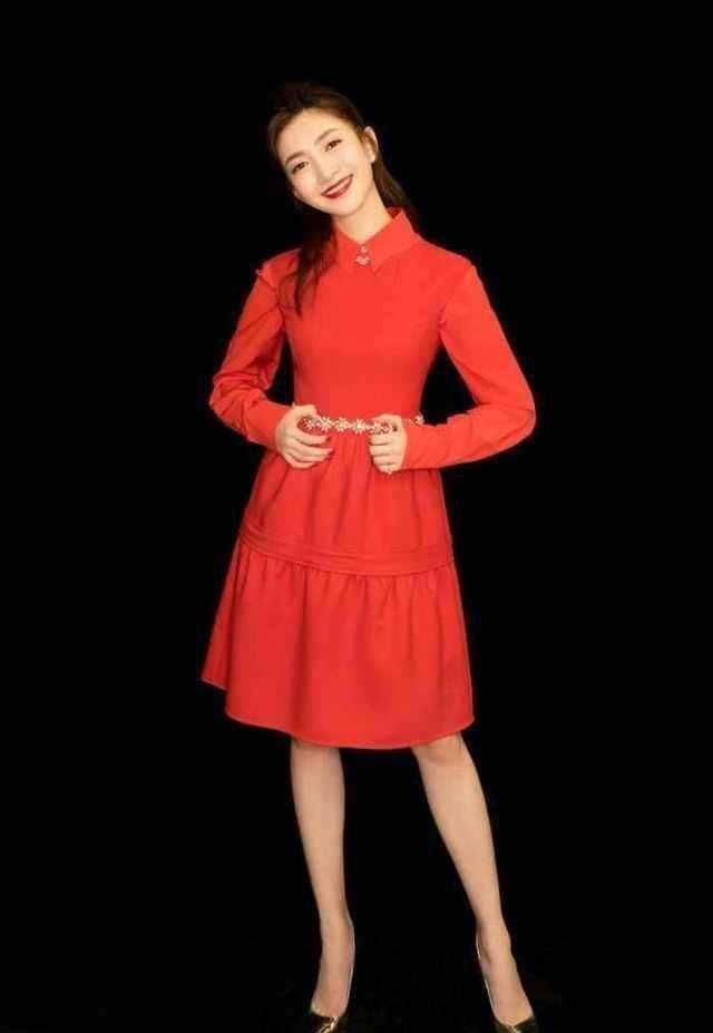 看了江疏影的腰，男人都要怀疑人生，网友：难怪32岁还单身！