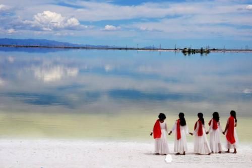  #西北#中国最“值钱”的湖泊，比茶卡盐湖还要大，藏在西北少有