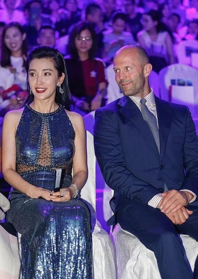 明星｜无滤镜无P图，高清相机下女明星们颜值你给打几分？