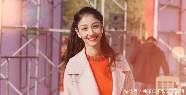 央视主持人大赛小米表演