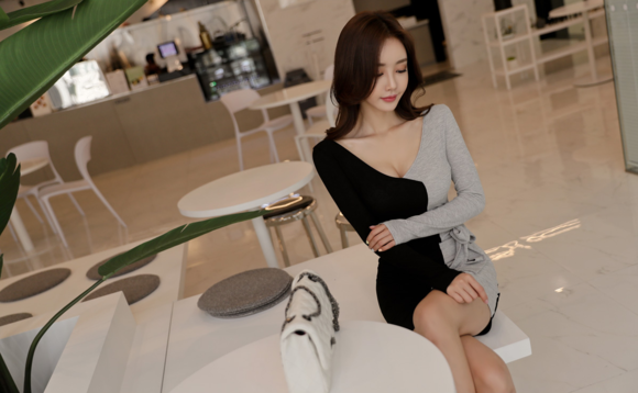 女神孙允珠，天使妖精双面佳人玲珑包臀裙