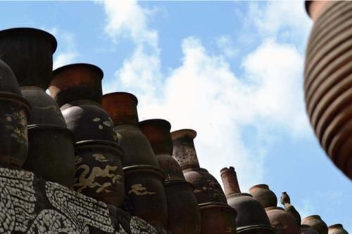 不与开发商合作！贵州老人耗时20年建造石头城堡，如今价值数亿元