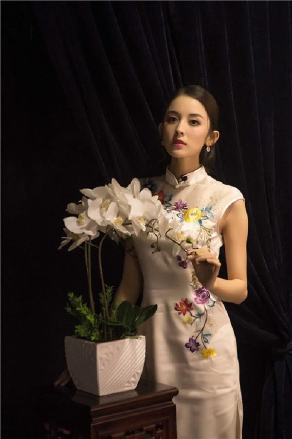 这10个红星穿旗袍最好看，杨幂排最后，她确实第一！