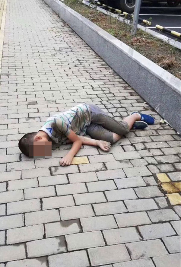 网曝松江一男童遭虐待 警方辟谣:其父亲没有经常性殴打虐待行为