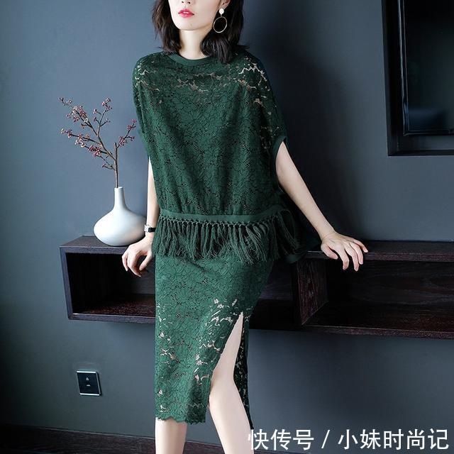 【女性】身为职场女性,在衣品上穿法要带点灵动性,比如穿套装就很精神
