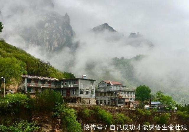 建在“井底”的村落,距今已有千年之久,外来游客还不能留宿