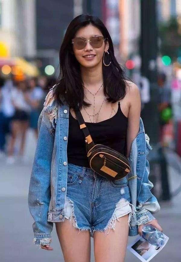 放不下手机的包不算什么，奚梦瑶这吊带换个人穿还以为是肚兜呢！