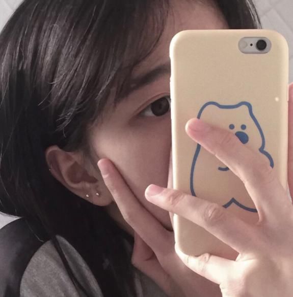  #好看的女孩#天生耐看脸的3点标志，中一条颜值就不低，让人越看越移不开眼！