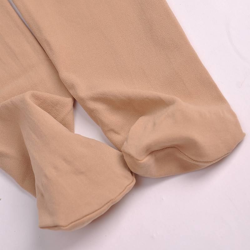 轻熟女出街，少不了:包臀裙、丝袜、高跟鞋，优雅动人，美嫩妩媚