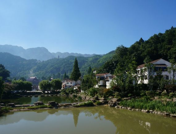 九华山唯一肉身女佛像，圆寂5年后肤色与常人无异，至今都没腐烂