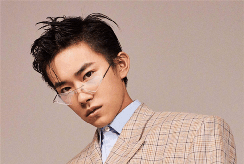 支持维权! 易烊千玺的工作室发表声明, 要求停止造谣!