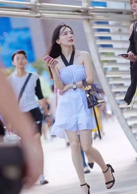  美女|性感美女美如冠玉，聪慧清新超级苏，年轻活力穿搭很精巧！