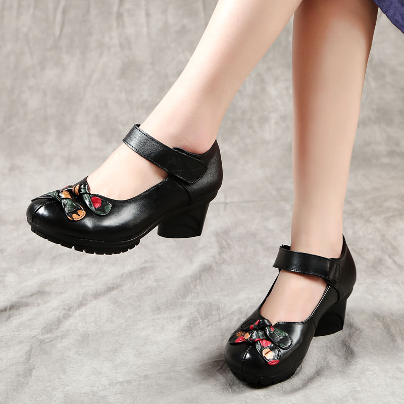 奔四奔五的女人，少穿高跟鞋，多穿这样的时髦鞋，穿着舒适不闷脚