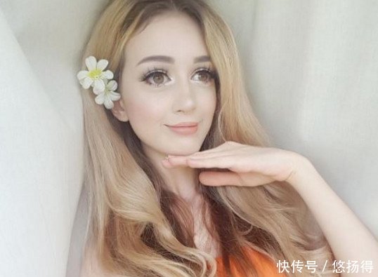 妹子酷爱化妆,日日将自己打扮成芭比娃娃,卸妆后被赞女神