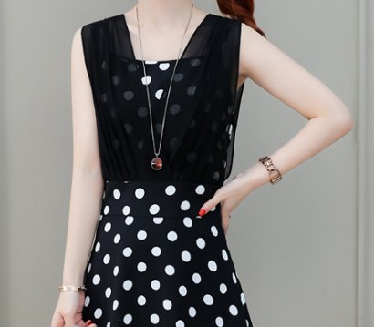 刚入伏，再没钱也得买件清凉装，要不怎么度过40天气，贼凉爽