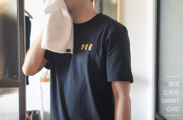 第一眼惊艳的T恤，穿过后才敢夸!