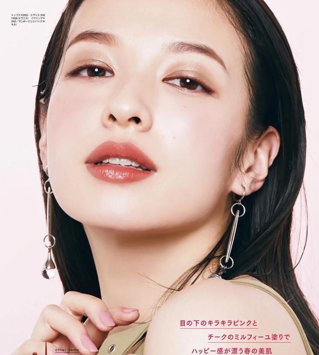  『用来上粉底』好底妆占比整个妆容70%，化不好一个底妆，是你忽视了这些点