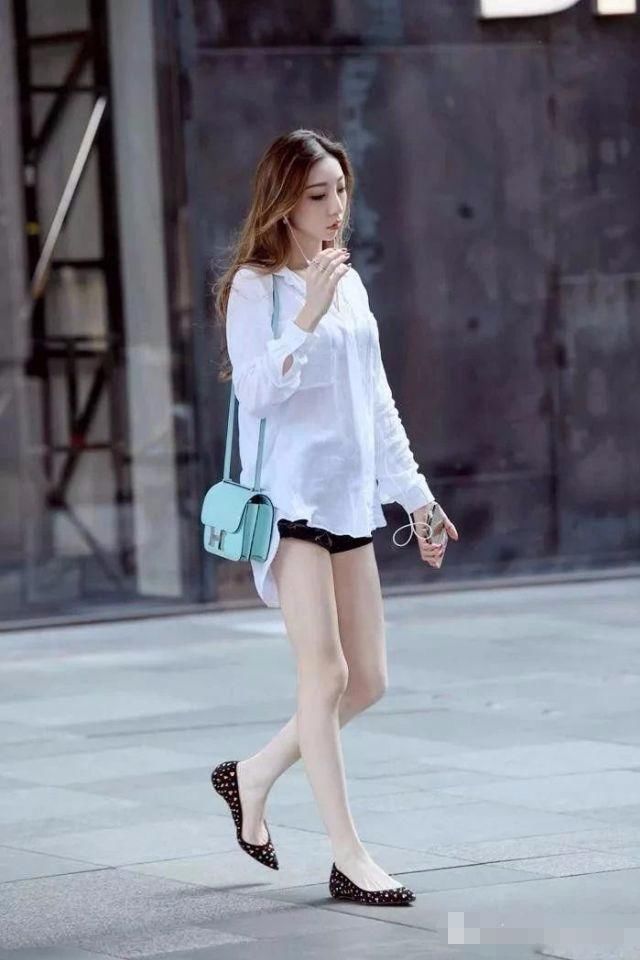 还在以瘦为美？微胖女人才是真的美，看街头微胖美女性感又时髦！