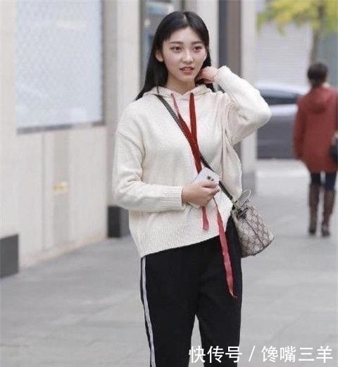  『自带』街拍：清澈甜美，优雅浪漫的女神，清新脱俗自带气质
