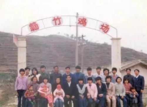  「温氏集团」从8000元到2000亿，这家企业靠养鸡让43位农民身家